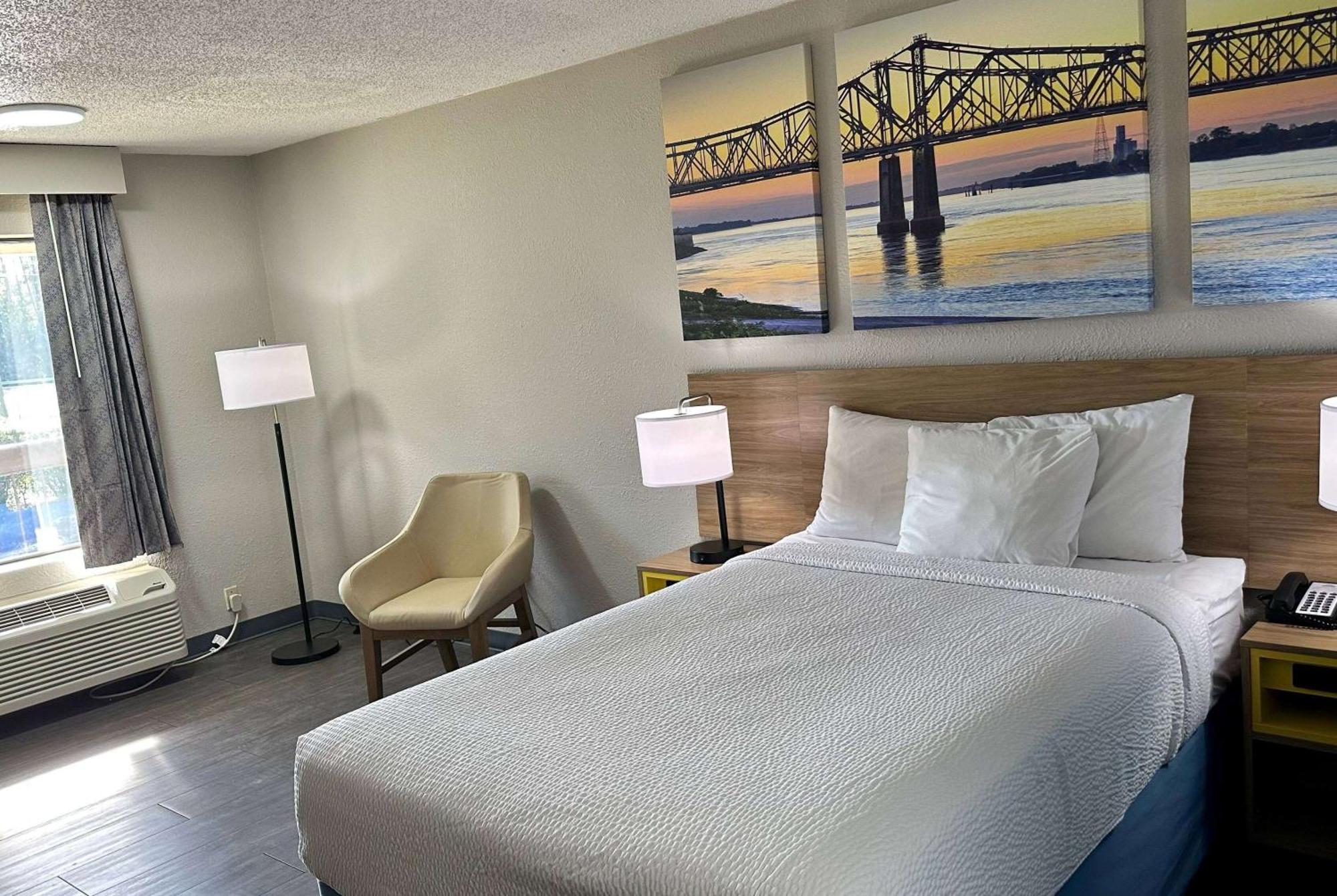 Days Inn By Wyndham Columbia Ne Fort Jackson Eksteriør billede